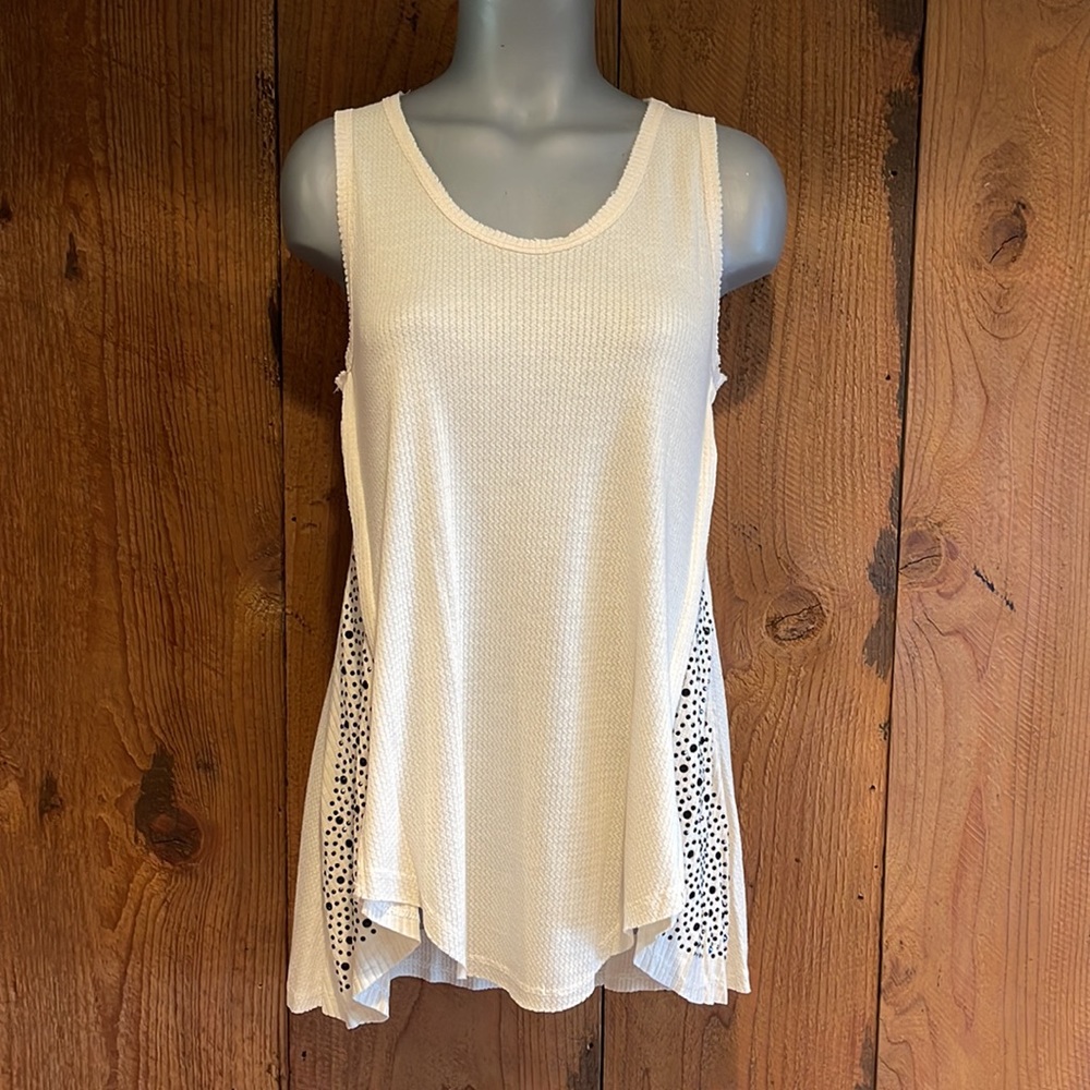 VOCAL oatmeal TUNIC TANK EMBELLSIHED SM-XL wings